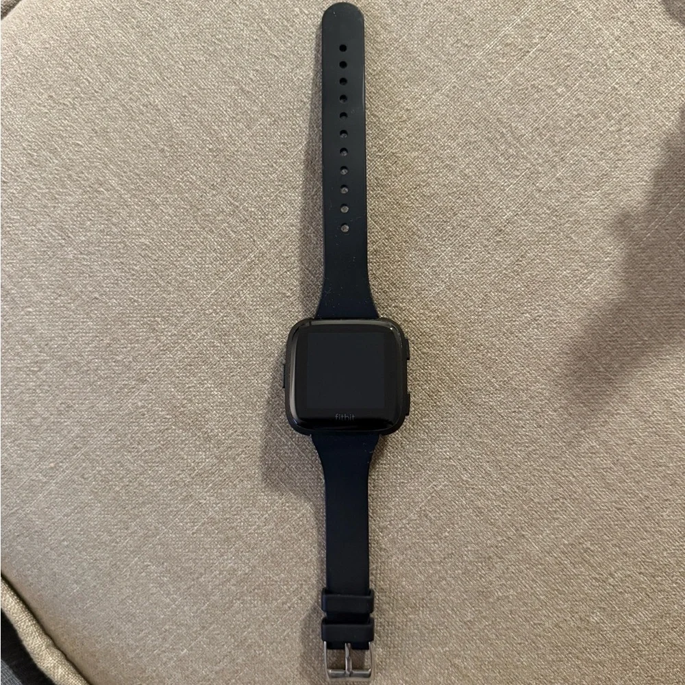 Fitbit Versa Fitness Watch